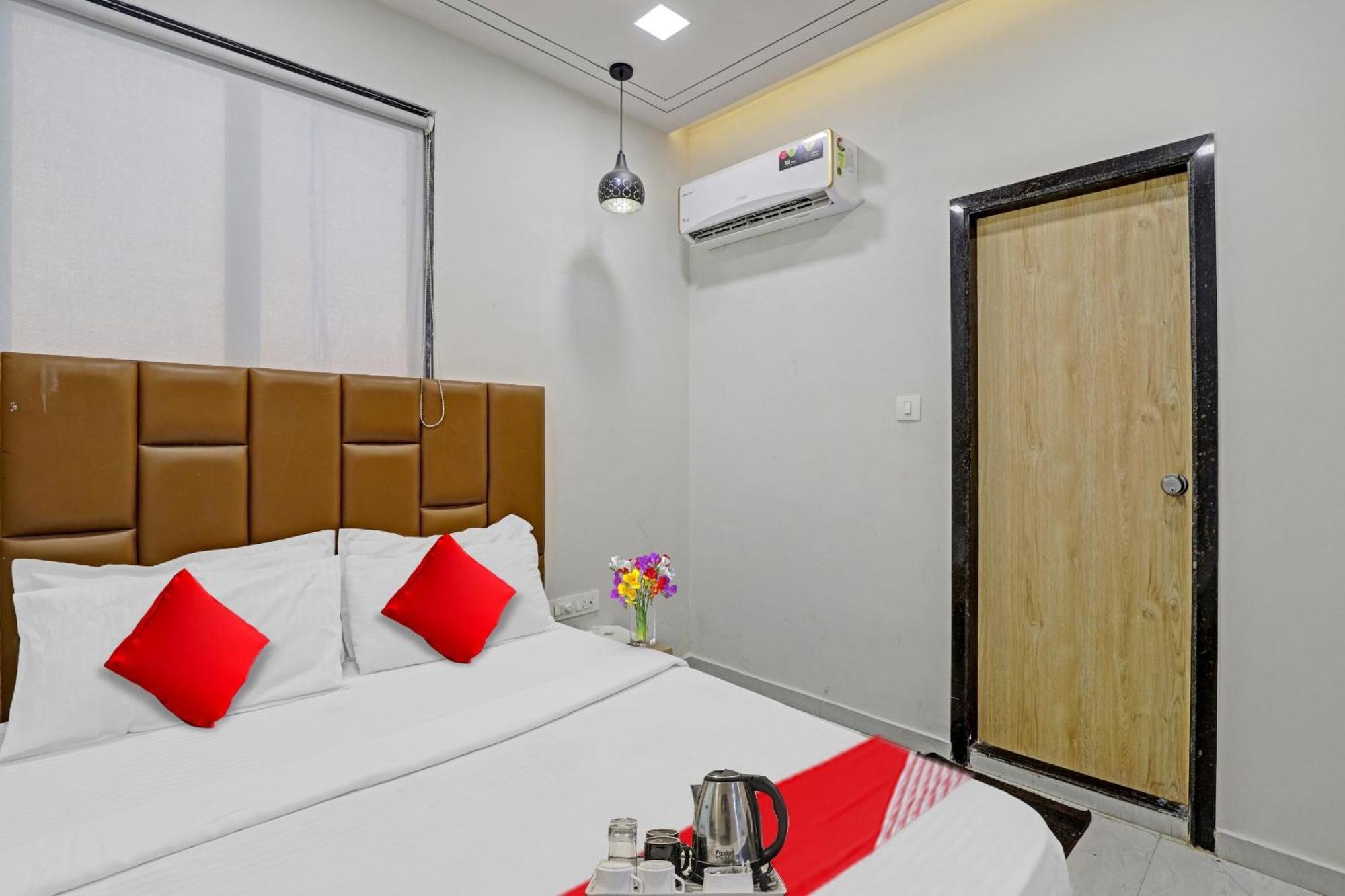 Hotel O Royal Orbit Surat Exterior foto