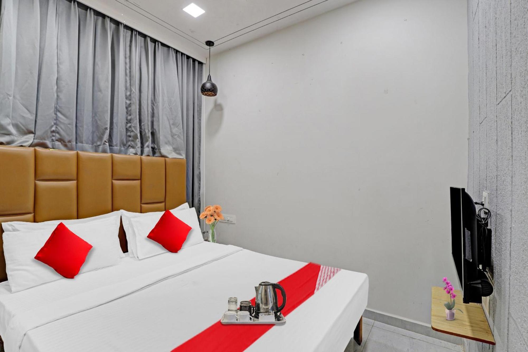 Hotel O Royal Orbit Surat Exterior foto